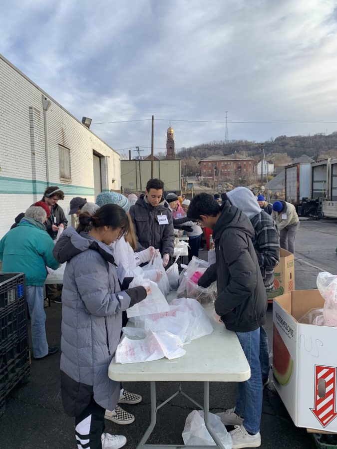 Schantz has partnered with the Greater Pittsburgh Community Food Bank for one event so far. NAI students Quinn Volpe, Anthony Puthenpurackal, Seys Walker, Venice Lin, and Anna Parsons attended the event to support and volunteer time with Schantz. 