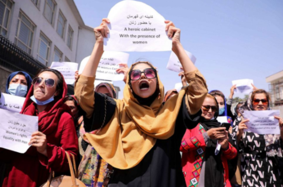 Afghan women fight for their right to work and receive education in this new political scenario.
