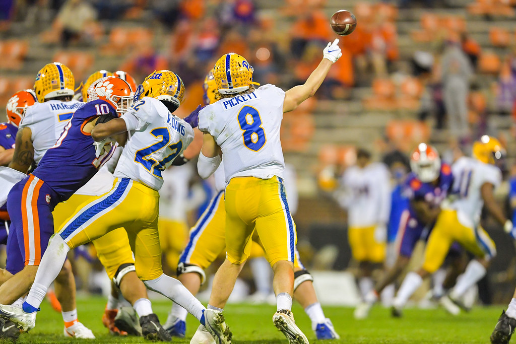 Steelers Select South Dakota State QB Chris Oladokun With 241st Pick Of 2022  NFL Draft - Steelers Depot